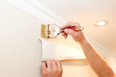 Pose de papier peint à Lantillac — revêtements muraux et toiles de verre